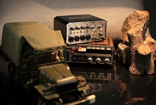 Akai EIE Pro 复古式桌面USB音频接口/声卡