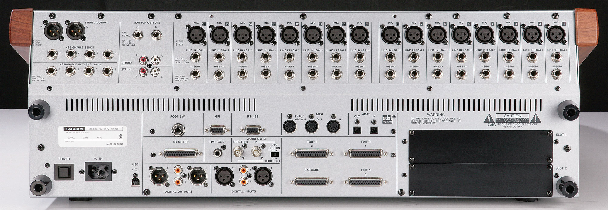 TASCAM DM-3200