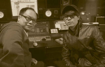 方大同录音棚工作照