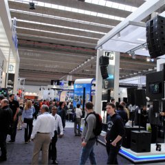 2013 年法兰克福展会吸引到了创造纪录的观众数量